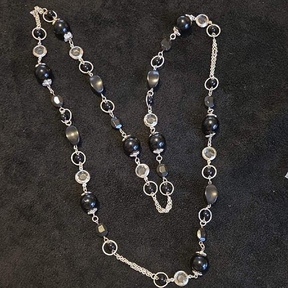 Elegant Black and Silver Women's Necklace - Picture 3 of 7